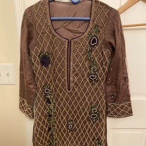 Fancy Pakistani Suit (3 piece, medium).